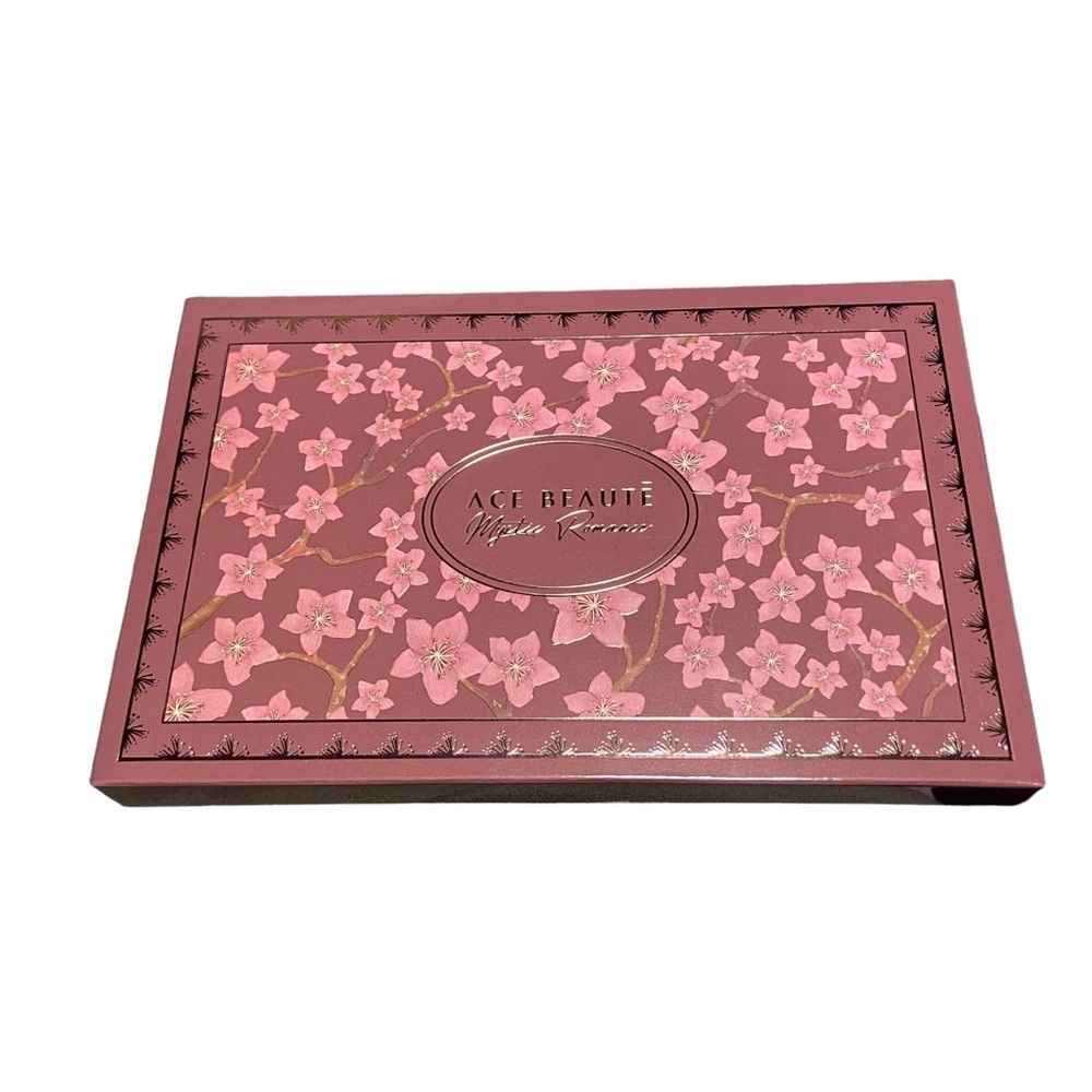 ACE BEAUTÉ Mystic Romance Eyeshadow Palette New In Box - Picture 3 of 3